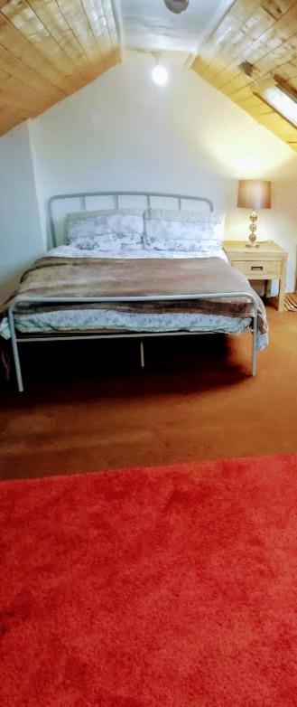 Cozy Loft In Bushey, 20 Mins By Train To Euston London Leilighet Eksteriør bilde