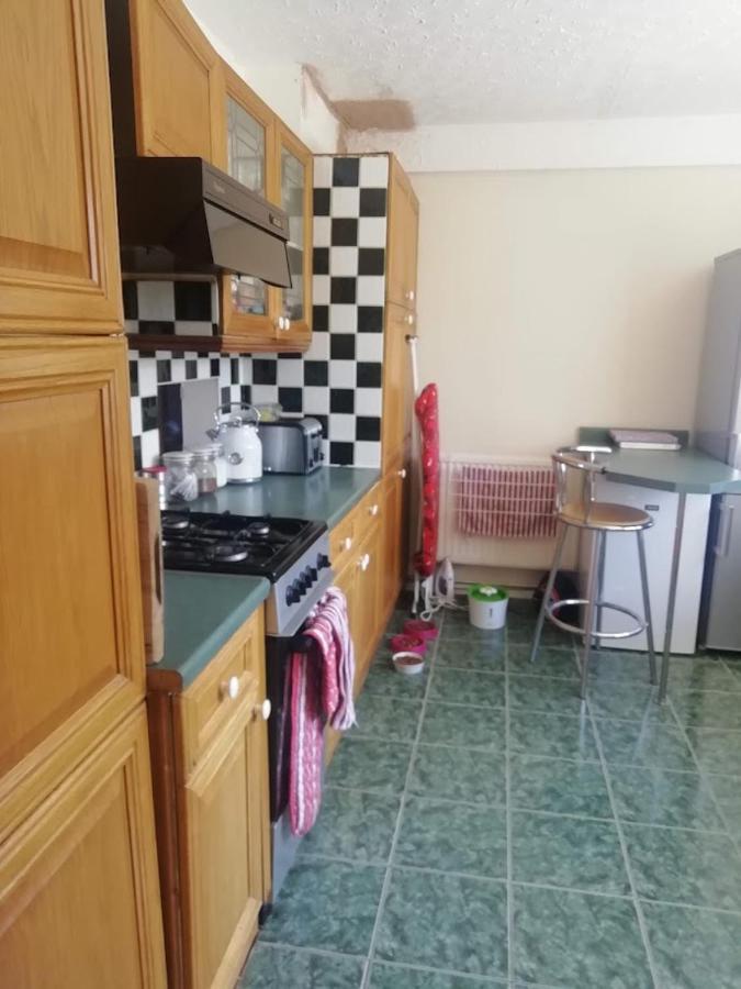Cozy Loft In Bushey, 20 Mins By Train To Euston London Leilighet Eksteriør bilde